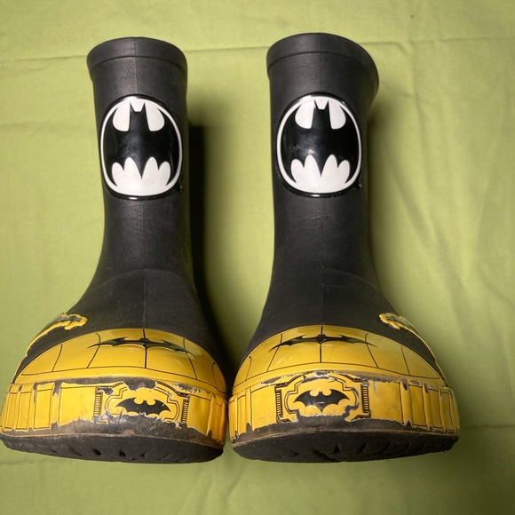 Kids Children’s Batman Crocs Boots size J3 Rain Boots - Picture 5 of 8